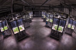 Das Ecotron besteht aus 24 Versuchskammern, in denen künftig unter kontrollierten Bedingungen die Wechselwirkungen im Nahrungsnetz untersucht werden. Foto: Tilo Arnhold, iDiv Das Ecotron besteht aus 24 Versuchskammern, in denen künftig unter kontrollierten Bedingungen die Wechselwirkungen im Nahrungsnetz untersucht werden. Foto: Tilo Arnhold, iDiv