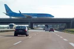 Große öffentliche Infrastrukturprojekte greifen in hohem Maße in die Umwelt und in die Rechte von Grundeigentümern ein. Deshalb sollte die Prüfung des Bedarfs an die neuen Anforderungen angepasst werden. Foto: UFZ / André Künzelmann Große öffentliche Infrastrukturprojekte greifen in hohem Maße in die Umwelt und in die Rechte von Grundeigentümern ein. Deshalb sollte die Prüfung des Bedarfs an die neuen Anforderungen angepasst werden. Foto: UFZ / André Künzelmann