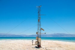 Die mit 429 Metern unter dem Meeresspiegel tiefstgelegene meteorologische Station auf der Erde misst kontinuierlich die Verdunstung des Wassers des Toten Meeres Foto: U. Corsmeier, KIT