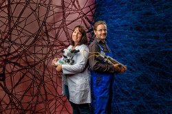 Die Preisträger: Dr. Anja Worrich und Dr. Martin Schrön Foto: André Künzelmann, UFZ