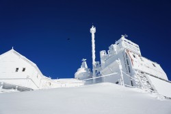 Research on climate change effects on cryosphere 3100m above sea level / Sonnblick Observatory in the „Nationalpark Hohe Tauern“ (Austria) Photo: ZAMG / Matthias Daxbacher Research on climate change effects on cryosphere 3100m above sea level / Sonnblick Observatory in the „Nationalpark Hohe Tauern“ (Austria) Photo: ZAMG / Matthias Daxbacher