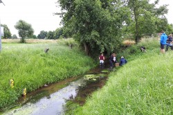 Freiwillige bei der Probenahme während der ersten Messkampagne 2021 Foto: Lilian Neuer Freiwillige bei der Probenahme während der ersten Messkampagne 2021 Foto: Lilian Neuer
