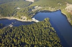Die Rappbodetalsperre im Harz ist von Wäldern umgeben und die größte Trinkwassertalsperre Deutschlands Foto: André Künzelmann/UFZ Die Rappbodetalsperre im Harz ist von Wäldern umgeben und die größte Trinkwassertalsperre Deutschlands Foto: André Künzelmann/UFZ